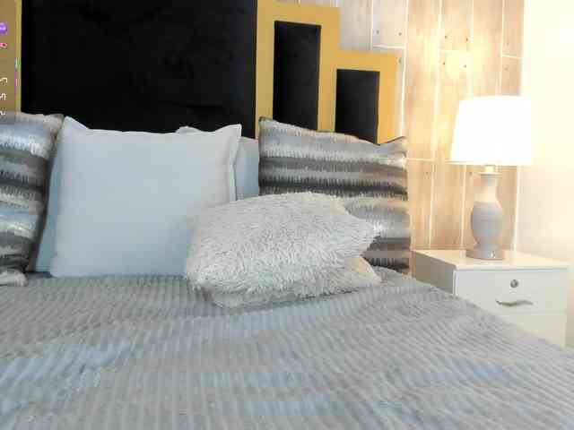 IsabellaSouza webcam