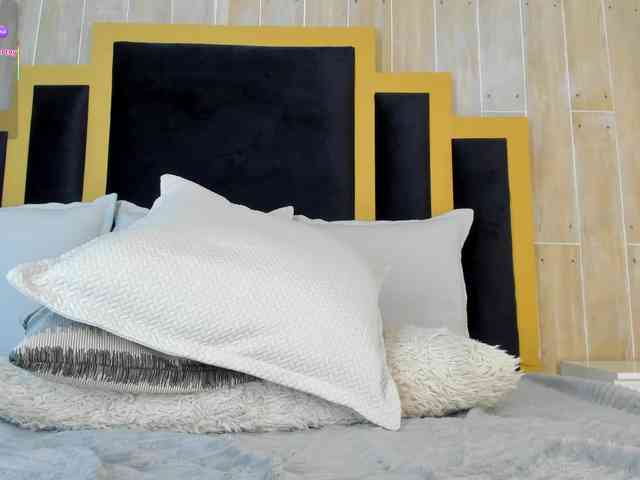 IsabellaSouza webcam