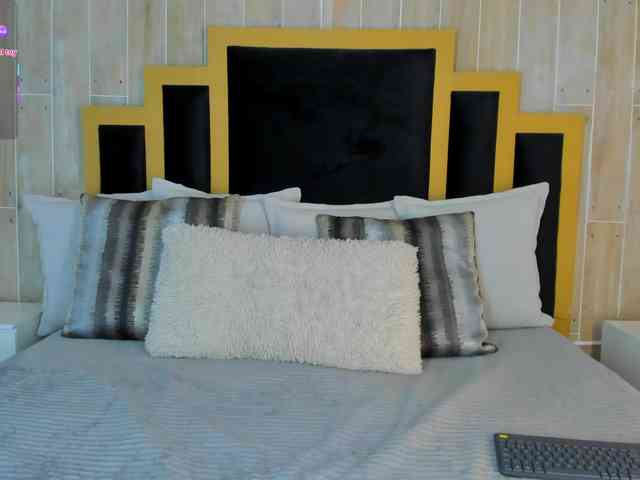 IsabellaSouza webcam