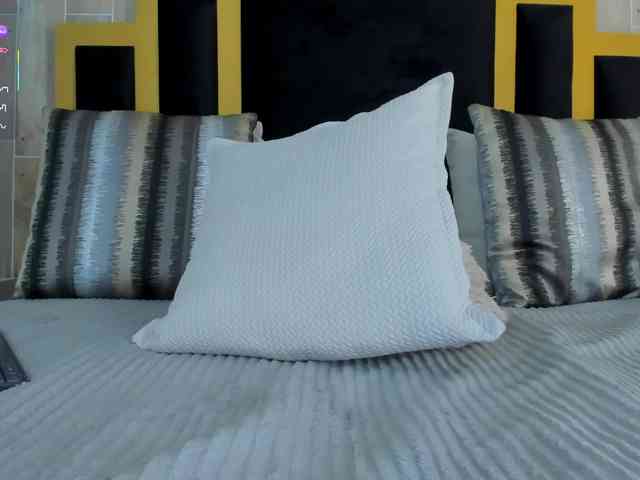 IsabellaSouza webcam