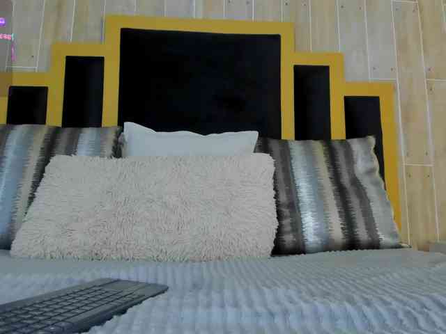 IsabellaSouza webcam