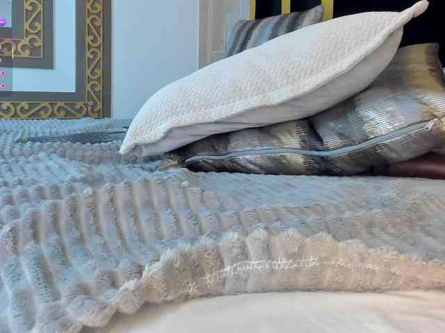 IsabellaSouza webcam