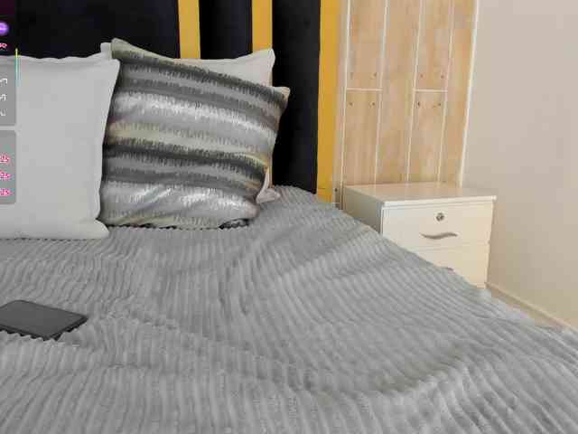 IsabellaSouza webcam