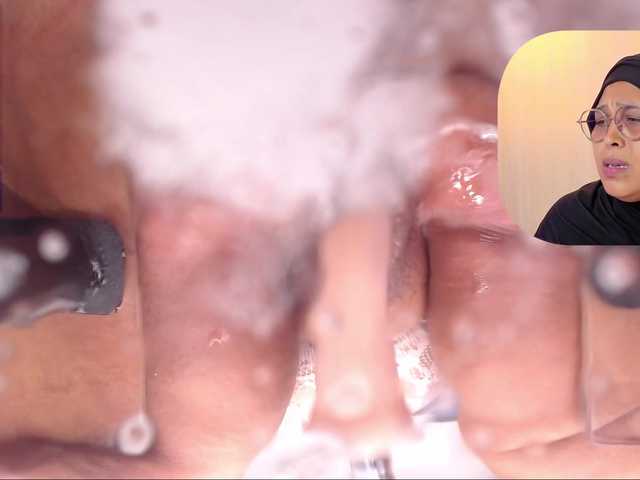 BBWHijab's BongaCams show and profile