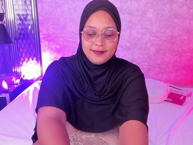 BBWHijab's BongaCams show and profile