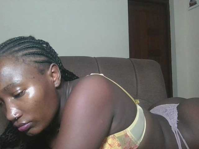 Missprettygal's BongaCams show and profile