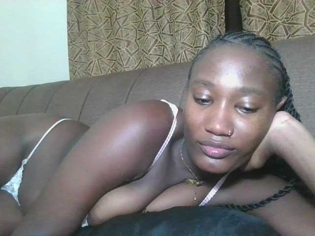 Missprettygal's BongaCams show and profile