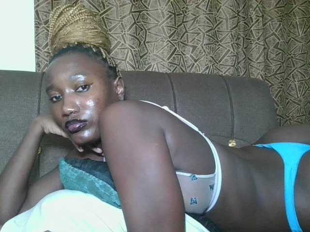 Missprettygal live cam profile