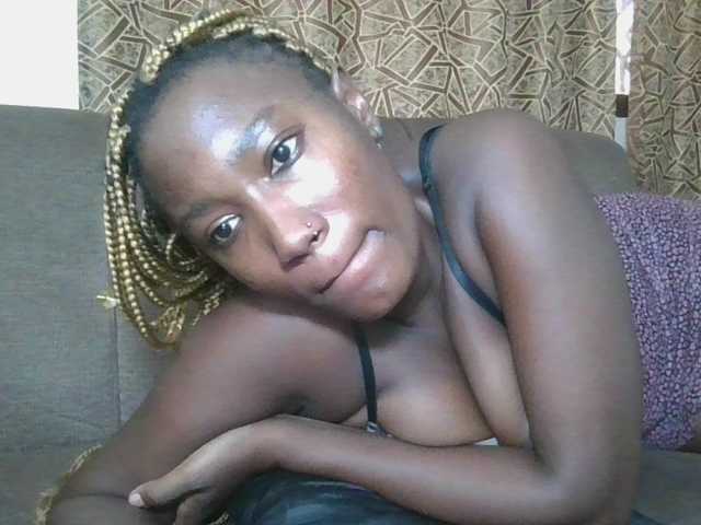 Missprettygal's BongaCams show and profile