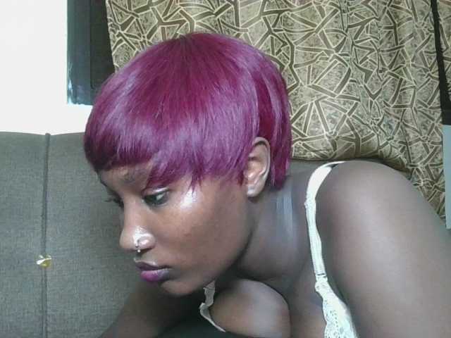 Missprettygal's BongaCams show and profile