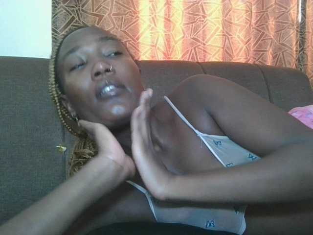 Missprettygal's BongaCams show and profile