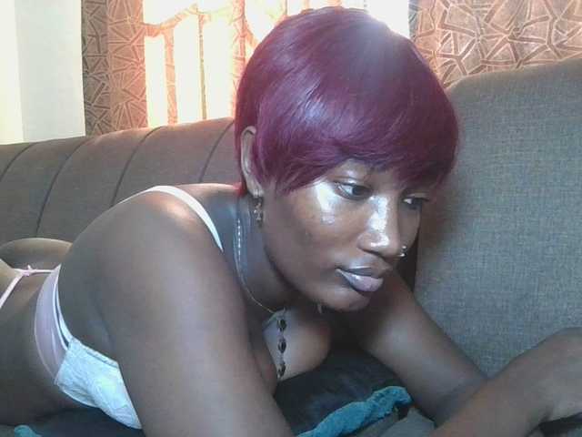 Missprettygal's BongaCams show and profile