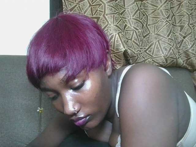 Missprettygal's BongaCams show and profile