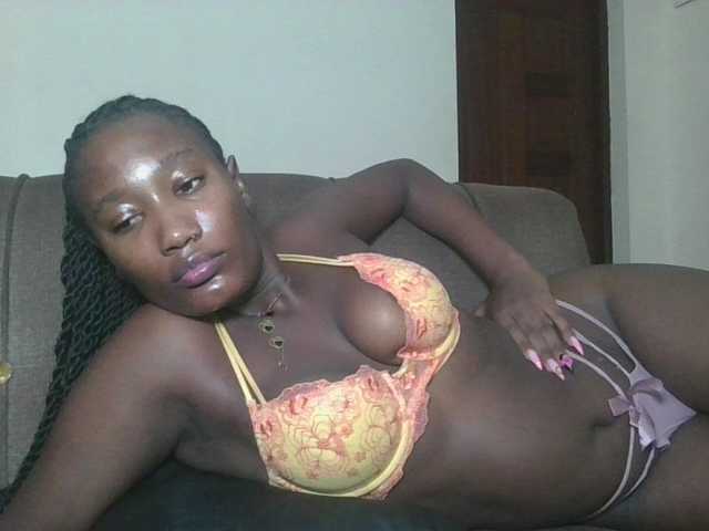 Missprettygal's BongaCams show and profile