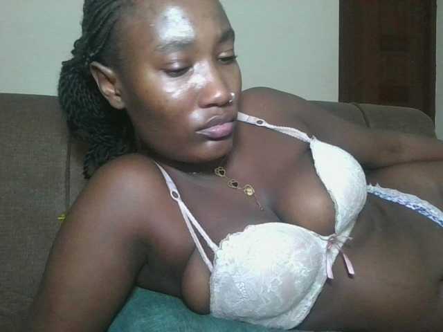 Missprettygal's BongaCams show and profile