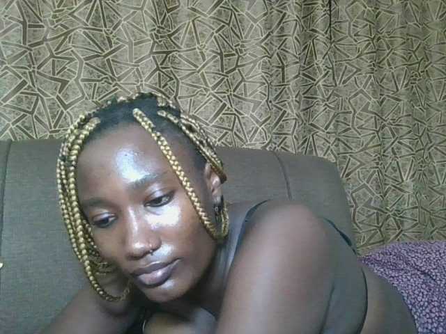 le modèle Missprettygal est en webcam porno dans un show sur le site bongacams, il possède les tags suivants: Ebony,Blonde,Trimmed