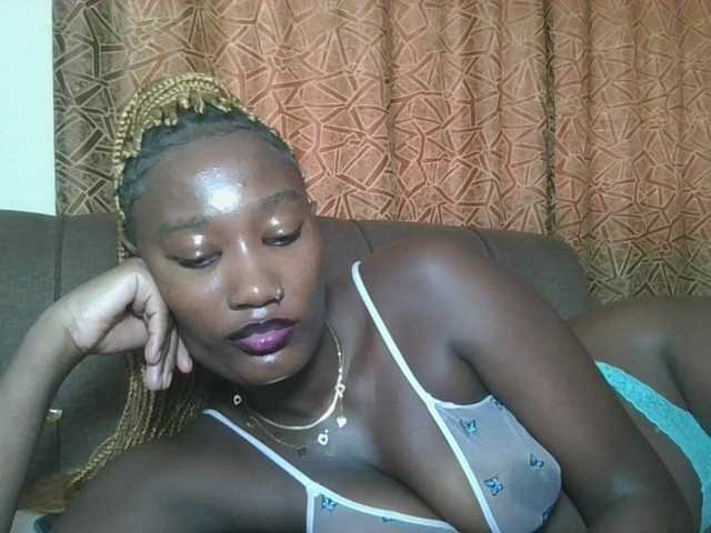 Missprettygal's BongaCams show and profile