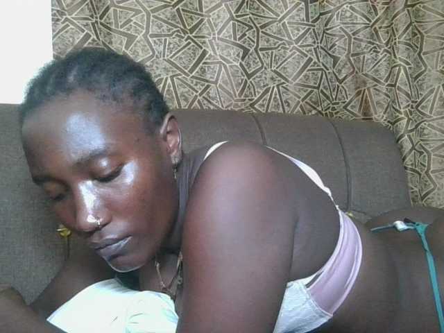 Missprettygal's BongaCams show and profile