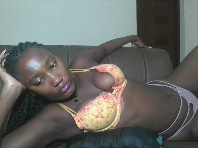 Missprettygal's BongaCams show and profile