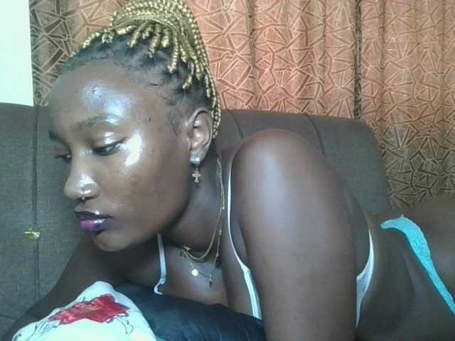 Missprettygal's BongaCams show and profile