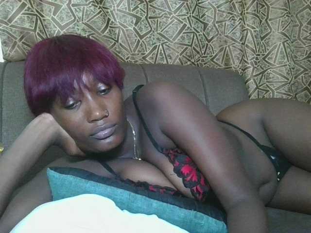 Missprettygal's BongaCams show and profile