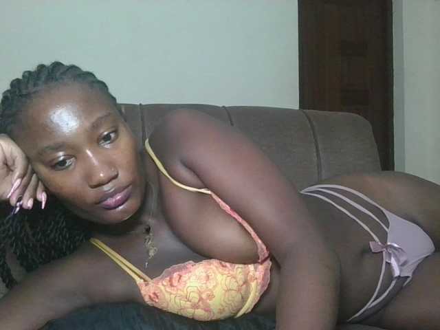 Missprettygal's BongaCams show and profile