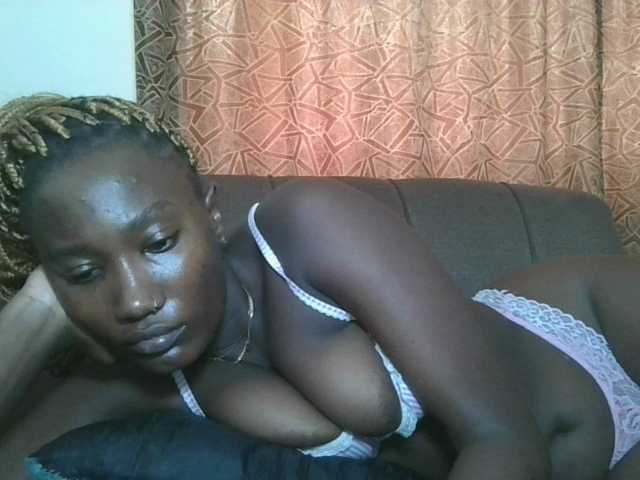 Missprettygal's BongaCams show and profile