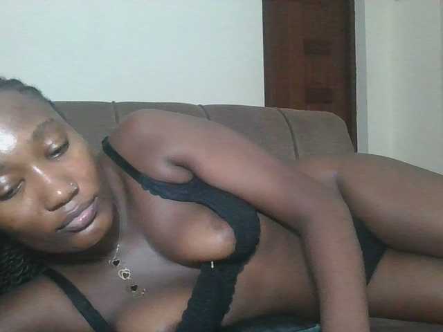 Missprettygal's BongaCams show and profile