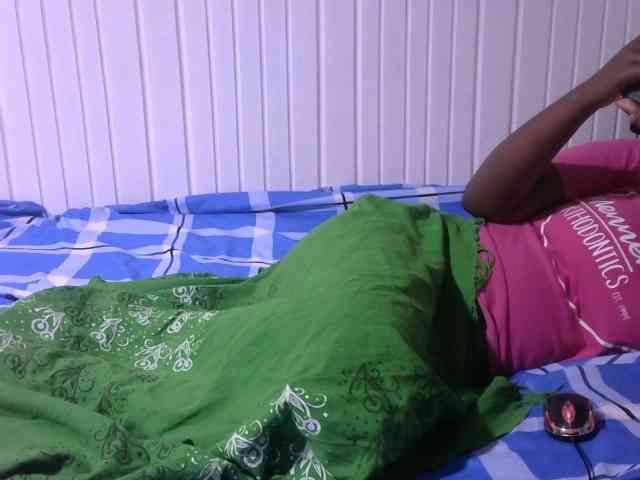 Sexyebony004 webcam