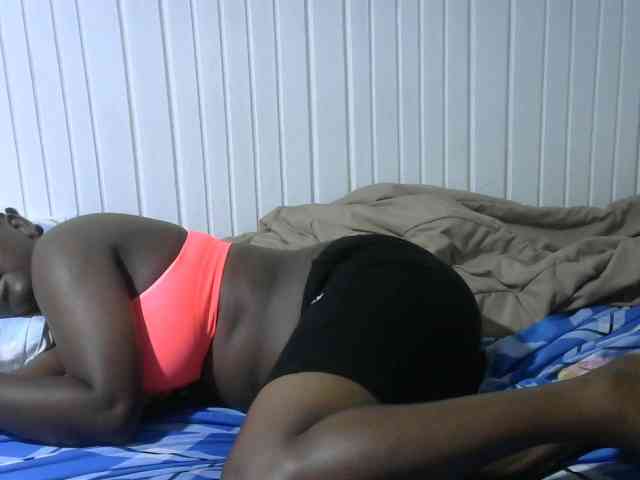 Sexyebony004 webcam