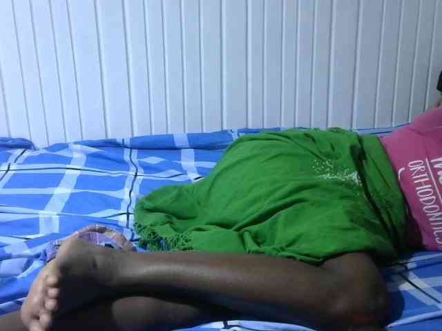 Sexyebony004 webcam