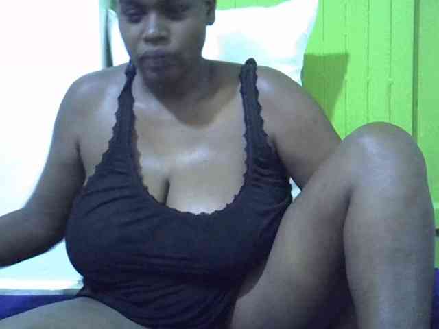 big-tirries Live Webcam on BongaCams