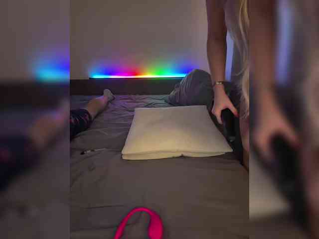 HOT_HONEY_CLUB webcam