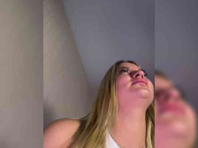 Karina_Love webcam