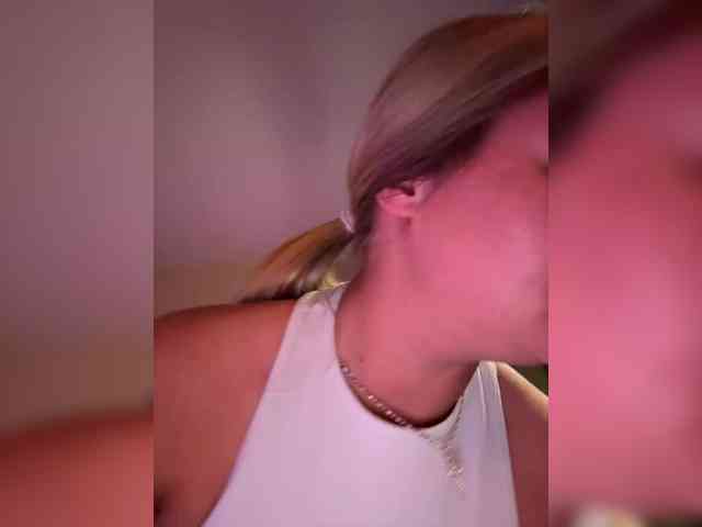 Karina_Love webcam