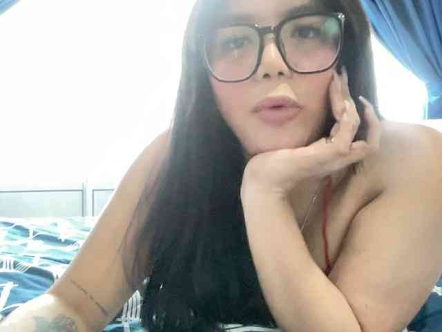 HOTFILIPINAHUGEBOOBS webcam
