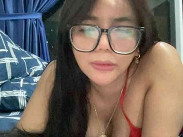 HOTFILIPINAHUGEBOOBS webcam