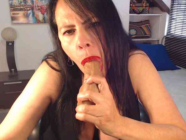 MilfLatina69 webcam