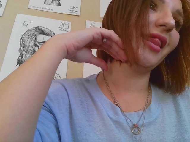 MagicalLouu live cam