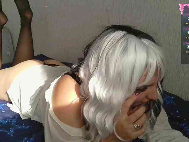 MagicalLouu webcam