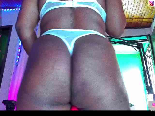 sammypeach webcam