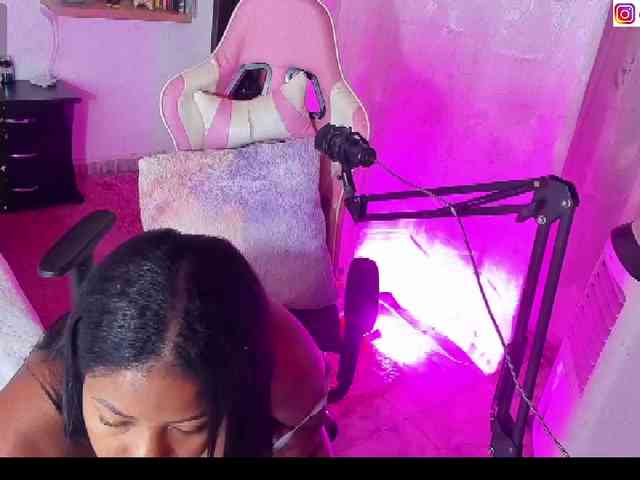 sammypeach webcam
