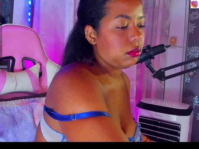 sammypeach webcam