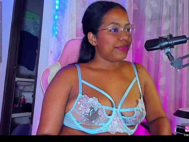 sammypeach webcam