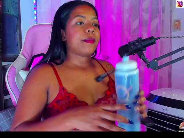 sammypeach webcam