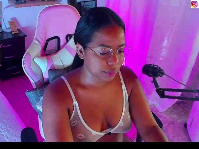 sammypeach webcam