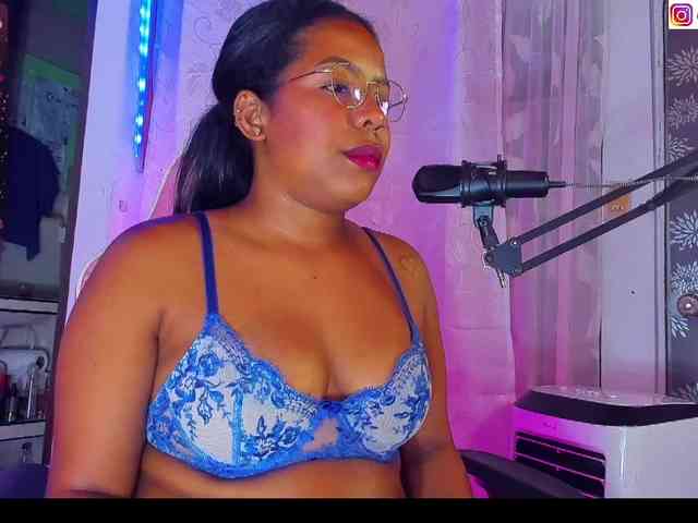 sammypeach webcam