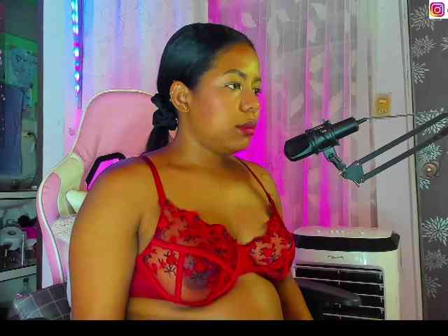 sammypeach webcam