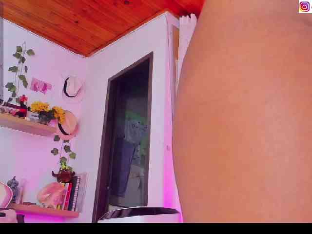 sammypeach webcam