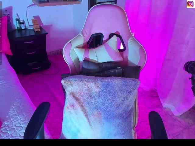 sammypeach webcam
